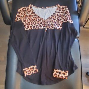 Women's plus size Leopard and black top